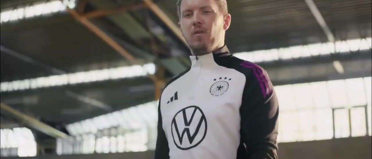 Volkswagen x DFB – Passat eHybrid – still 1